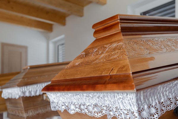 Pohrebníctvo SOLAMEN, výstavná sieň - truhly
